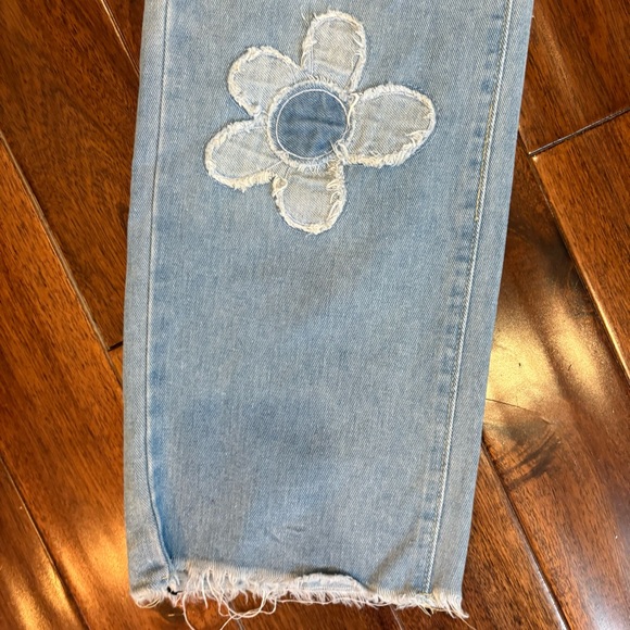 Denim Floral Appliquéd Jeans Raw Hem - Picture 6 of 12